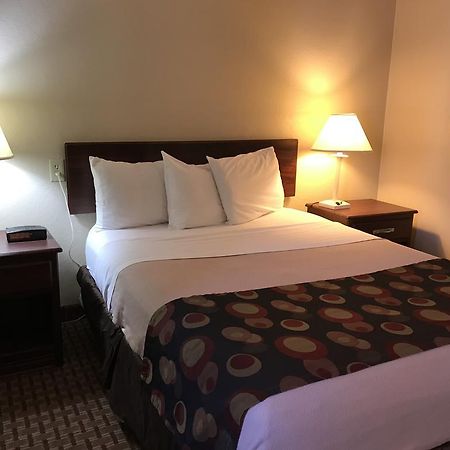 Days Inn By Wyndham Bloomington West ภายนอก รูปภาพ