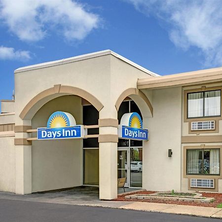 Days Inn By Wyndham Bloomington West ภายนอก รูปภาพ