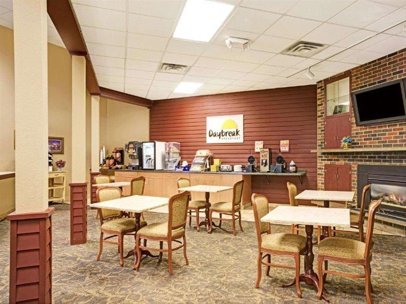 Days Inn By Wyndham Bloomington West ภายนอก รูปภาพ