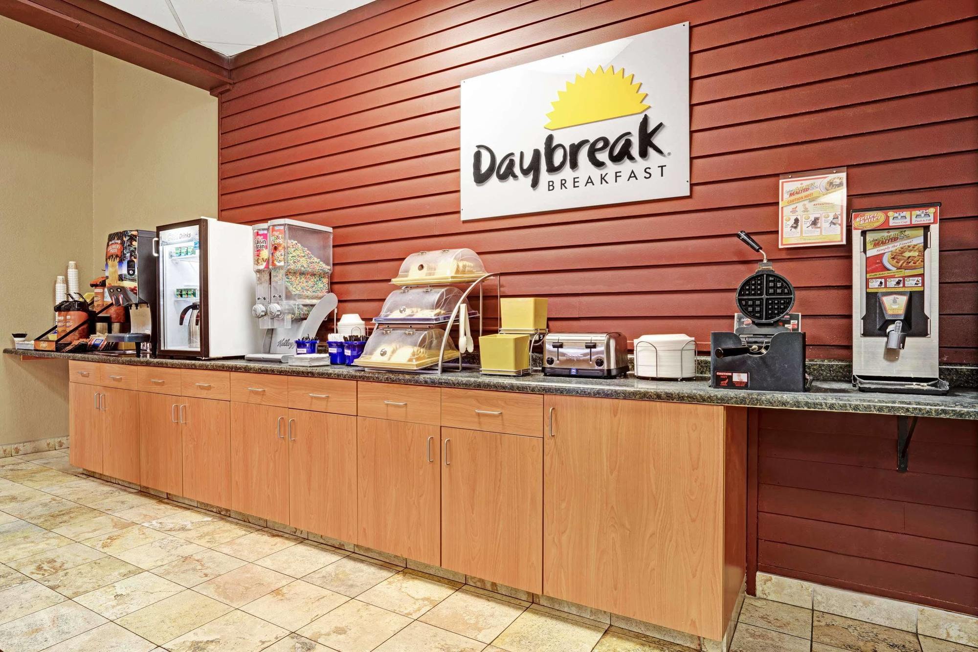 Days Inn By Wyndham Bloomington West ภายนอก รูปภาพ